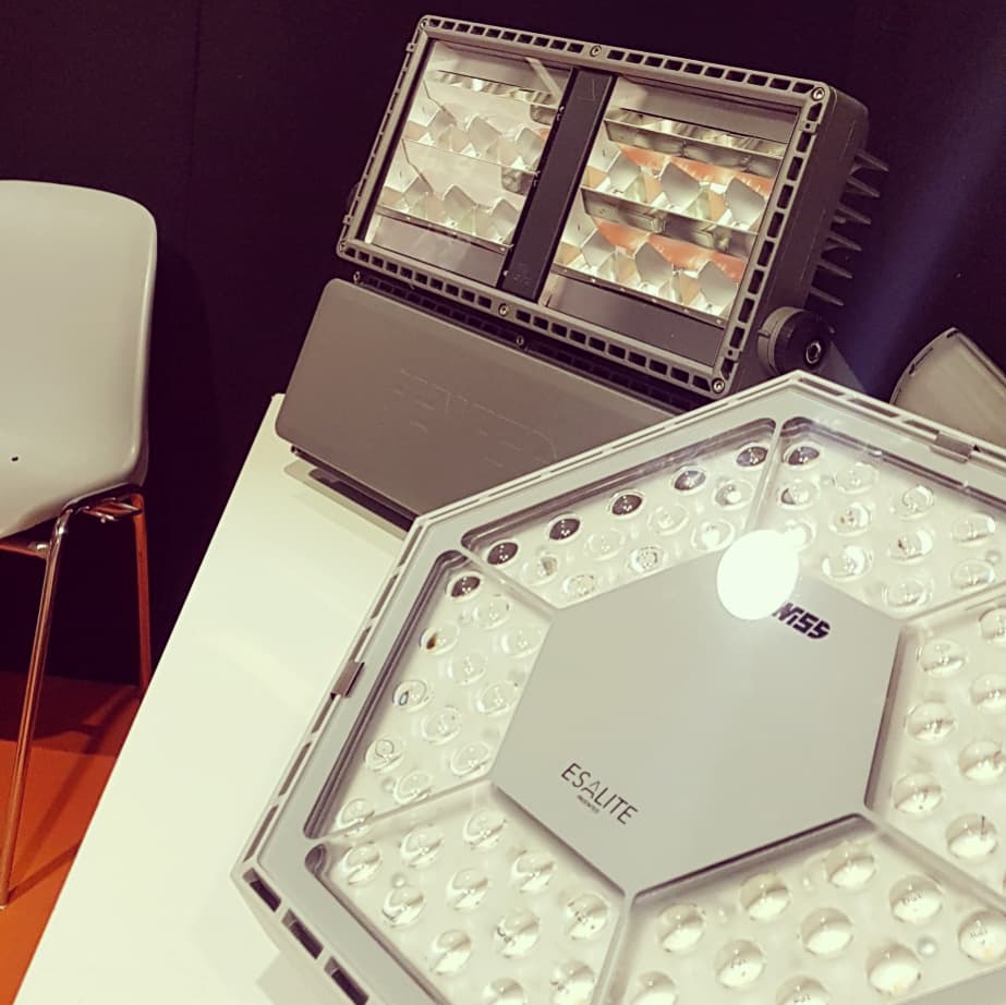federturismo's tweet photo. A #WSTshow con @gewissgroup.
"Se ami lo sport, mettilo in luce": @GewissGroup progetta e rinnova tutti gli impianti sportivi indoor e outdoor: illuminazione di campi, tribune, spogliatoi e locali tecnici.
Per info: gewiss@gewiss.com
#adv #ad #sponsored https://t.co/bzAm56CSpA