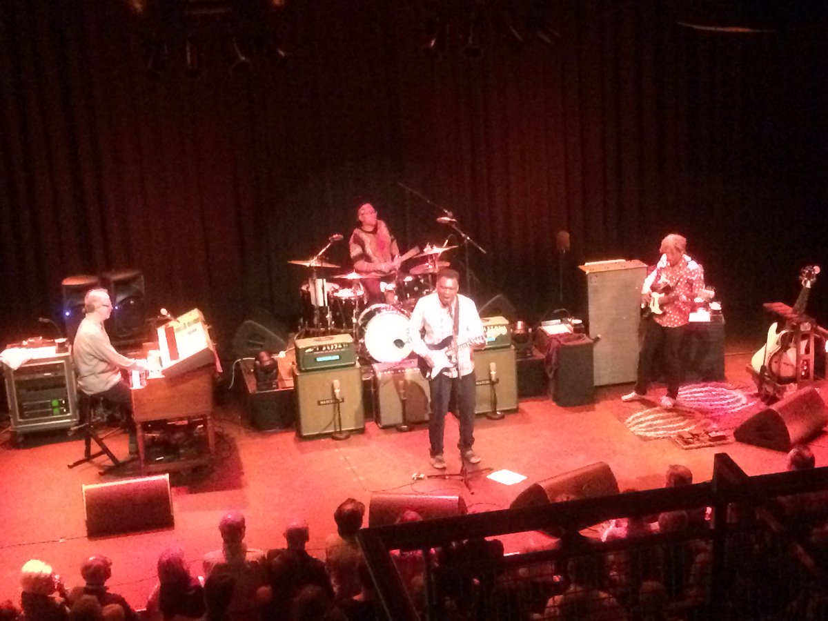 IngridKeestra's tweet photo. Nog aan het nagenieten van Robert Cray in @M_Metropool gisteravond! Wat een heerlijke blues! 🎶🎶🎸en nog goed bij stem en zichtbaar plezier bij de hele band #strongpersuader https://t.co/rrWZPncVHa
