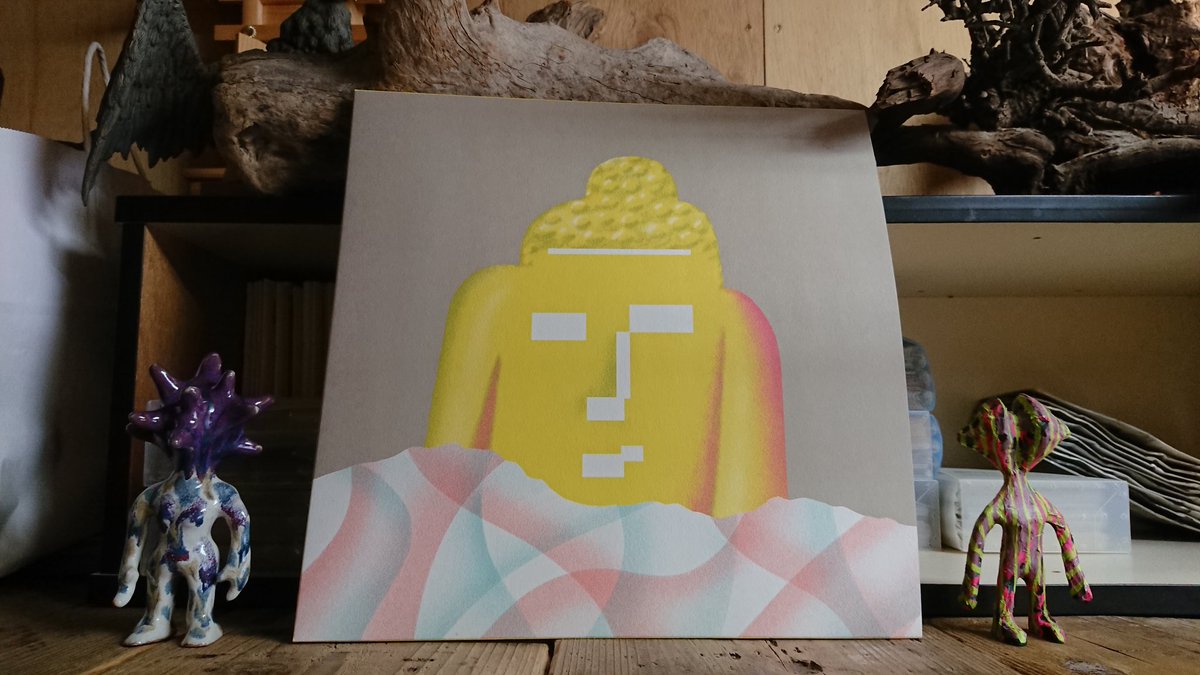 yamasyuta's tweet image. やはり良いなぁ～
レコード版7FO「竜のぬけがら」
きくやアトリエにて
#オイルヒューマン 
#セラミックヒューマン 
#7FO