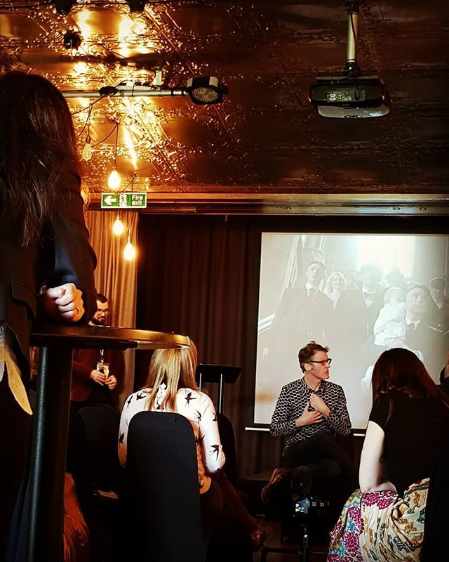 philpeel's tweet photo. Jamie Glazebrook talking about #peakyblinders #londontvpitchbox #directorslife #Raindance https://t.co/4PGnAVXK3R https://t.co/fC13K8ocWL