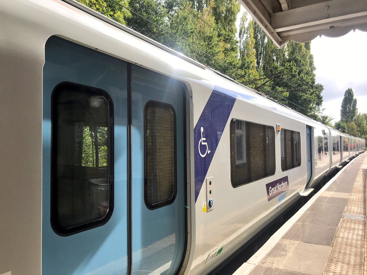 GNRailUK's tweet image. 📣 Today saw the very first, brand new #Class717 run on a special preview/testing service from Moorgate to Gordon Hill. We’re working hard to get these trains, stations and our people ready for introduction this autumn. These will replace 40 year old trains on the Moorgate line.
