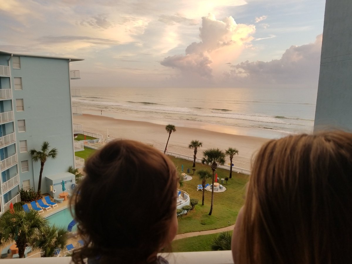 SuperLowBro's tweet photo. Enjoying my Friday morning the right way 😎 
Ya'll have fun at work 😂 #LoveFL https://t.co/mxQ7cgUtVo