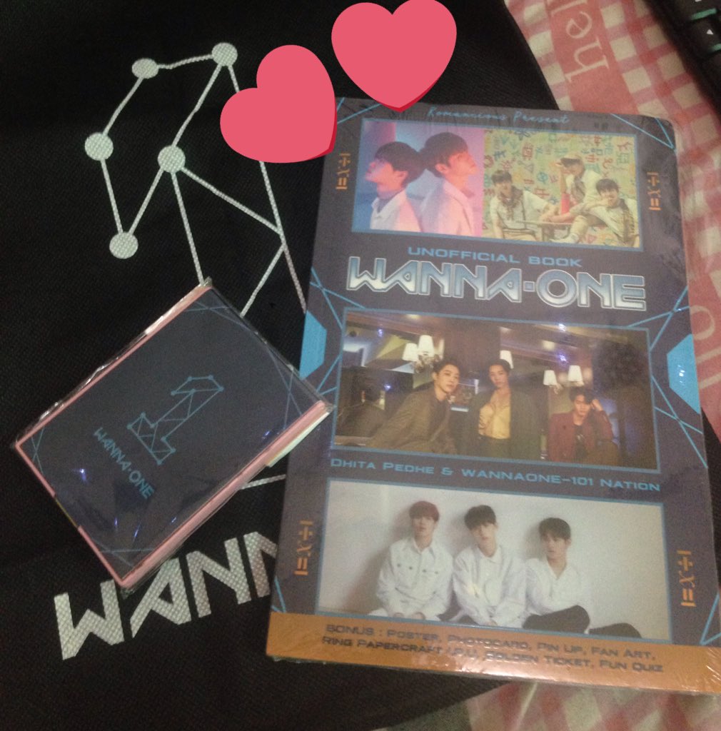 woonacu's tweet photo. Tiba2 ada paket nyampe dan bingung kapan aku beli ini dan kenapa aku bisa beli ini :')
Aku GA in aja ada yang mau ga? Tapi buku sama poster di dlmnya yaa
ongkir tanggung sendiri (dari jogja)
Yg minat RT aja besok aku umumin (jam menyesuaikan sikon)
🙏🏼🙏🏼🙏🏼🙏🏼 https://t.co/3IzWd1FGCO