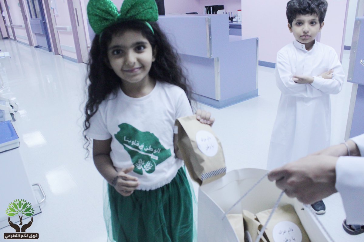 4uVolunteer's tweet photo. فقرة توزيع الهدايا على المرضى❤️ https://t.co/zOdb4DffQE