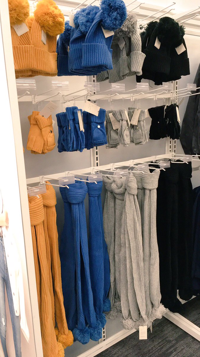 A sampling of winter hats and gloves *just* in case it SNOWS this weekend. ❄️ #VMLstyle #T0171 <a href="/Kunsman/">Laura Kunsman</a> <a href="/dmasin88/">apexcreationnetwork</a>