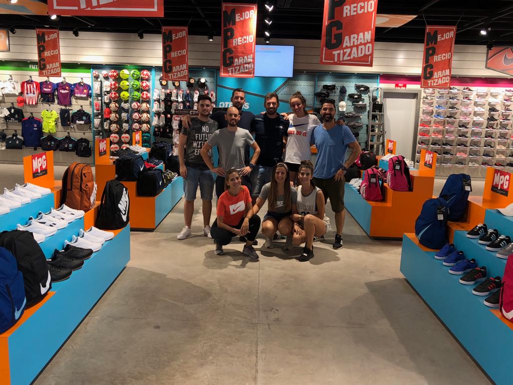 oteros_oficial's tweet photo. Menudo pedazo de tienda #Oteros hemos montado en #Melilla!

Ya podíais disfrutar de nuestro concepto #SneakersForAll pero ahora también encontraréis este punto de venta #TrainingStore, más deportivo. 

Muchísimos metros llenos de grandes marcas con el mejor precio garantizado! 😊 https://t.co/J2n8A7Z5fU