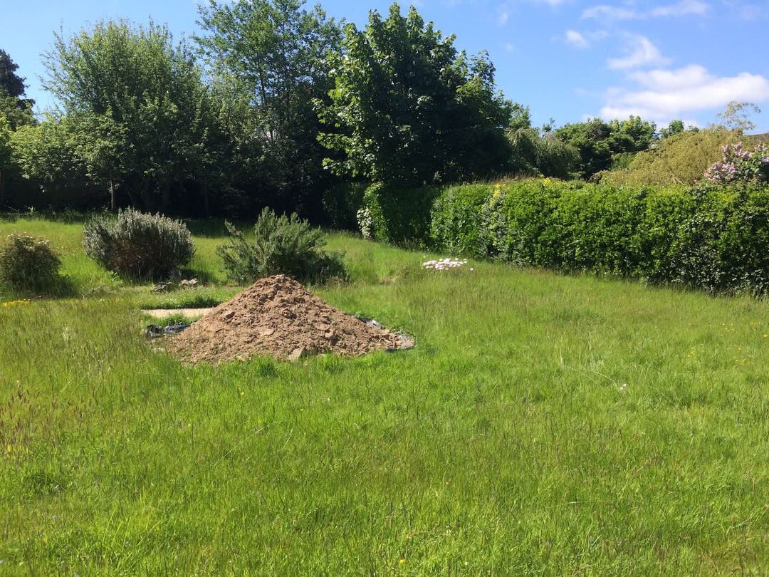 AlanRudden's tweet photo. Some before and after photos of a recent project. This is a good example of a sloping impractical garden which was transformed using terracing to create usable spaces throughout. https://t.co/UR066h1YX7
