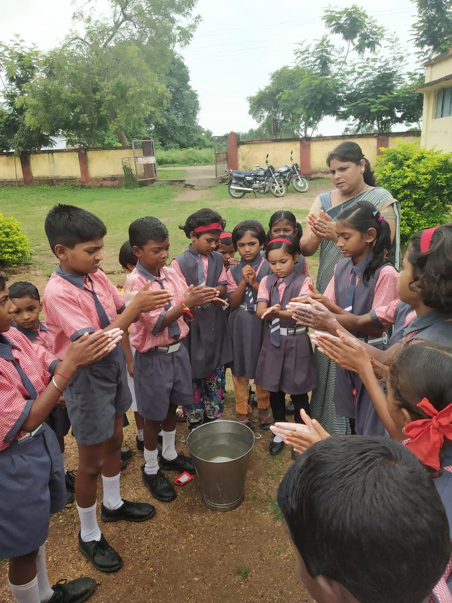 Tiger Research And Conservation Trust (@tractindia) on Twitter photo Swachchta rallies were held in 43 villages of Ramtek and Parseoni blocks of Nagpur district which saw participation of School children, teachers and villagers. Merits of clean and plastic free environment were highlighted through placards and slogans. <a href="/MVSTForg/">Village Social Transformation Foundation</a> #SwachhataHiSewa Swachchta rallies were held in 43 villages of Ramtek and Parseoni blocks of Nagpur district which saw participation of School children, teachers and villagers. Merits of clean and plastic free environment were highlighted through placards and slogans. <a href="/MVSTForg/">Village Social Transformation Foundation</a> #SwachhataHiSewa