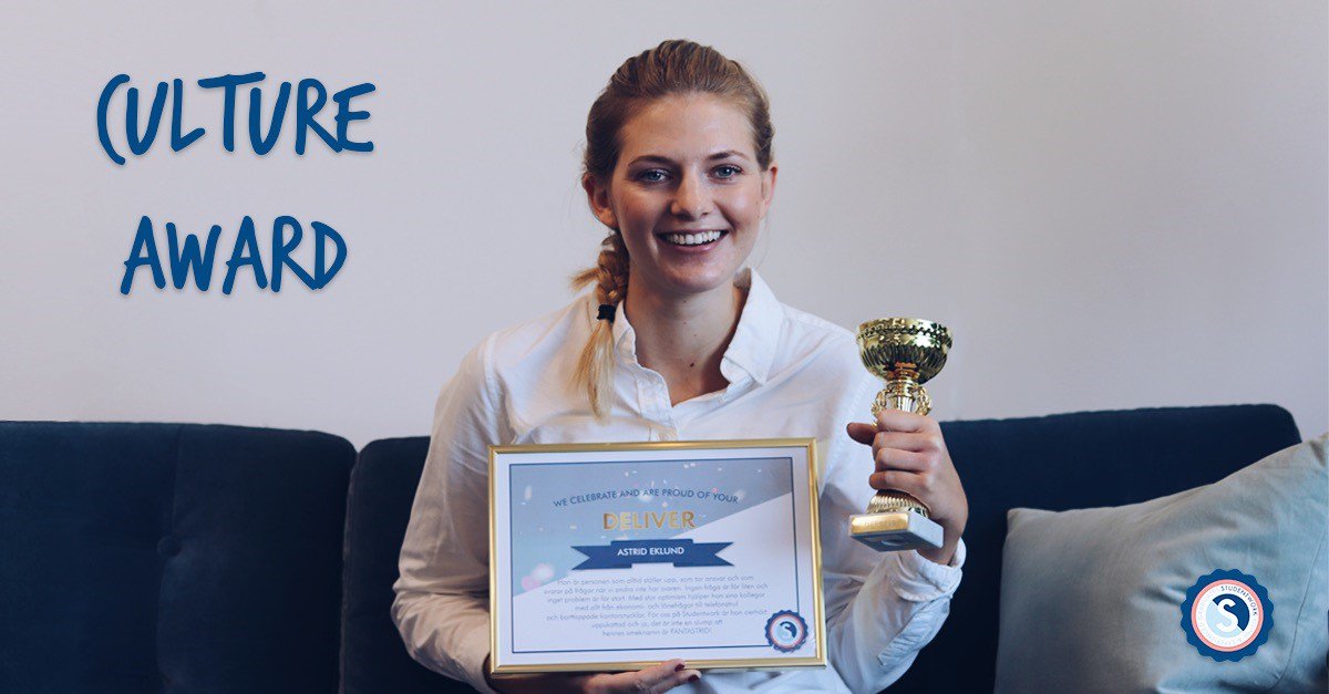 StudentworkSE's tweet image. Två gånger om året firar vi de personer som levt vår #kultur fullt ut. Nu är det dags igen &amp;amp; först ut är Astrid Eklund som alltid ställer upp. Hon är oerhört uppskattad så det är inte en slump att hennes smeknamn är Fantastrid! Stort grattis till vår Always Deliver-stjärna!