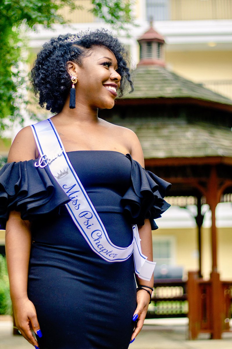 Mhorganstephens's tweet photo. Crowns aren’t made of Rhinestones. They are made of Determination, Discipline, And a hard to find Alloy called Courage ✨💙👸🏾 https://t.co/LQw7j6Hojx
