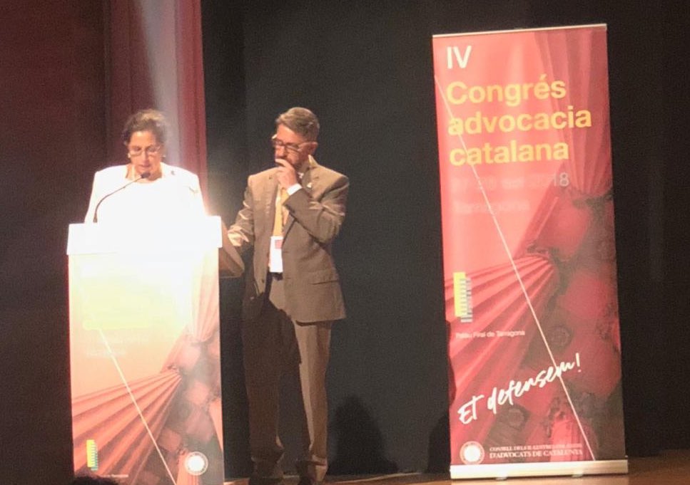 icasbd's tweet photo. El degà @icasbd @DecanoManoloH participa de la lectura de les conclusions del IV @congrescicac a #Tarragona #CongresAdvocacia https://t.co/RFStFs40ob