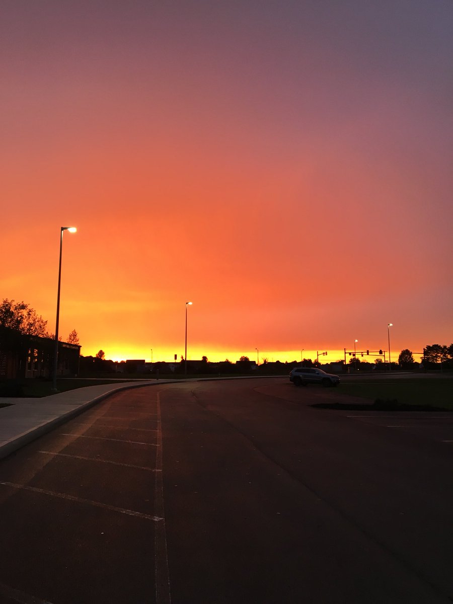 lgaughenbaugh's tweet photo. One benefit of staying late at school-seeing a sunset rainbow. #SummitSTEM #REYNproud https://t.co/wWmiUVPcdA