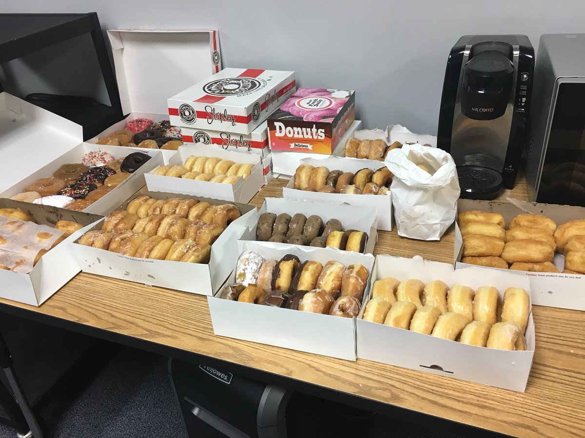 tkeel's tweet photo. Celebrating the end of a GREAT 6 weeks at DZ!#DZAWorldofLearning @GCCISD #100YearsofClass https://t.co/YOmKiAc7RK