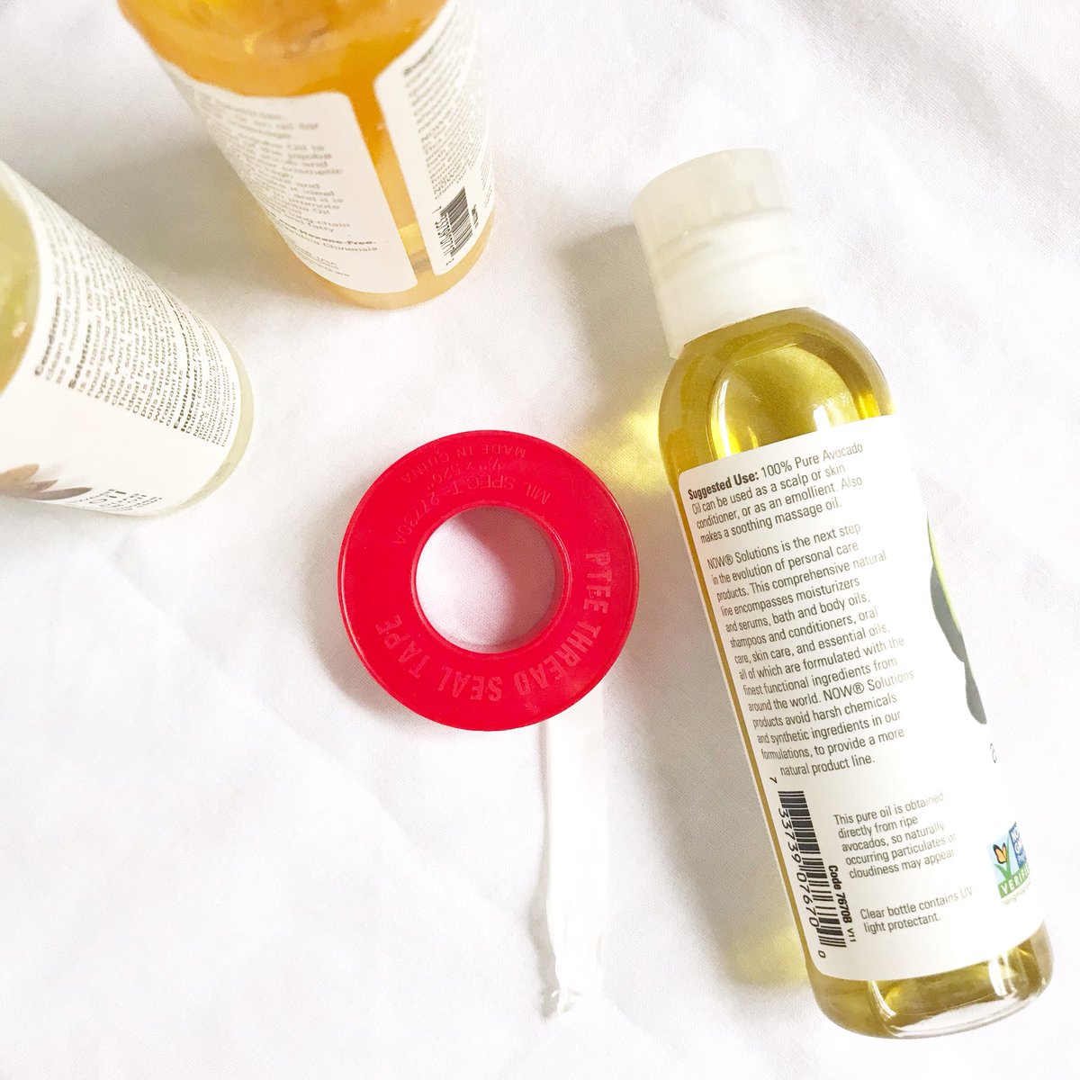 Sugar_Bananas's tweet photo. Grab a roll of plumber’s tape and tape around the threads of all of your bottles that leak. Instant (CHEAP!) fix. 💧

#easyfix #lifehacks #whydidntithinkofthat https://t.co/YeRJmhMbO9