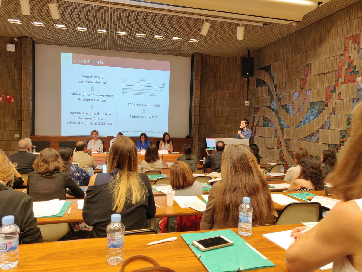 albertgranero's tweet photo. Acto de clausura del I Simposio de Psicosomática y Psiquiatría. @psicosomatica_c  @COIBarcelona @infermerescat @ASCISAM @_AEESME El Primer premio a la mejor comunicación Biomarcadores del estrés trans-diagnosticos en salud mental de A.Ferrer de @parctauli @DiegoJPalao https://t.co/bM4oyasfvH