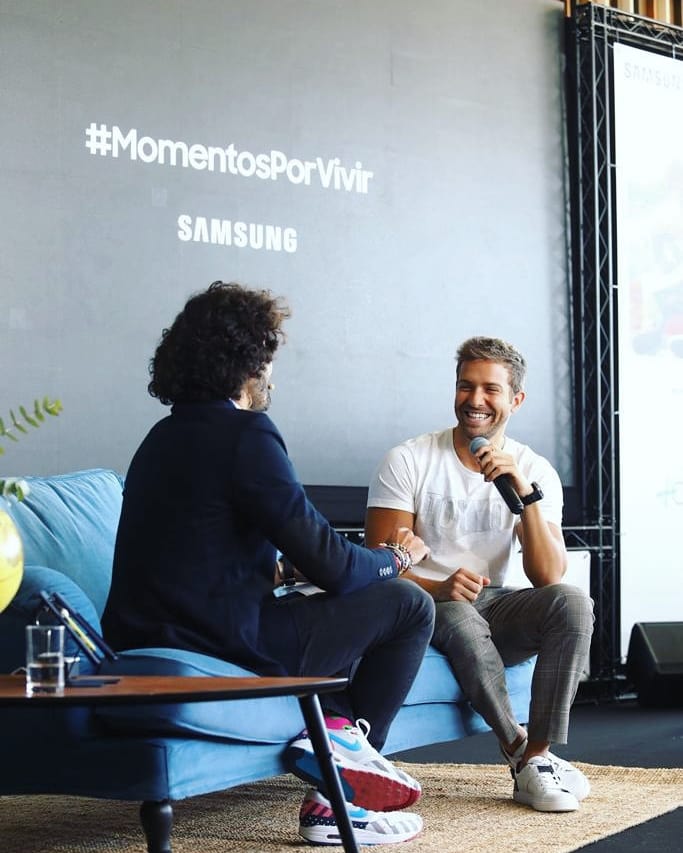 pabloalboran's tweet photo. Si te sonríen, sonríe. La vida es eso. 
Agradecido por todo. Gracias a toda la prensa por la mañana de hoy. 

📷@cucocuervo https://t.co/PpyPqcoVBR