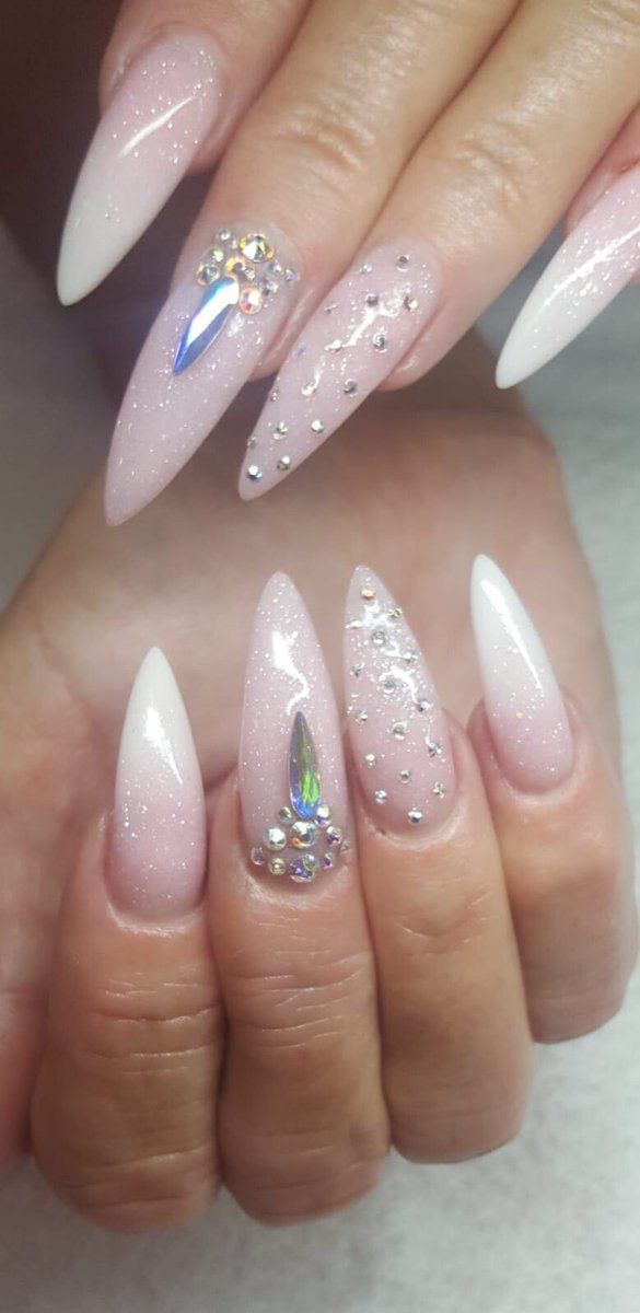 RavensheadB's tweet photo. FIVE GREAT NAIL TIPS FROM #RAVENSHEADBEAUTY… https://t.co/p4TiwxUgti https://t.co/dAdfxO0BDg