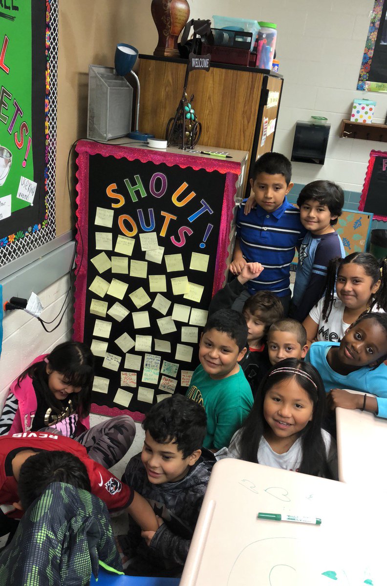 msalmalopez's tweet photo. Building community in our class means giving shout outs to each  other #gatorsdeserveit18 https://t.co/IMORU6ARdS