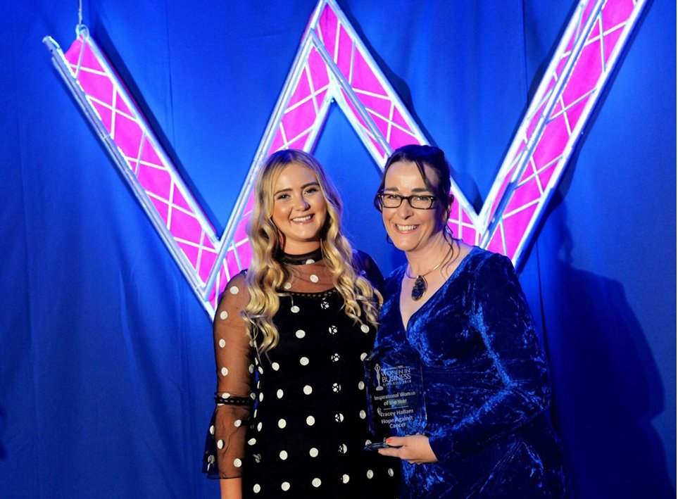 ERRECRUITMENT1's tweet photo. We were proud to sponsor the Leicester Mercury Inspirational Woman Award presented on stage by our Brand & Marketing Exec Scarlett! Congratulations again to Tracey from @hopeagnstcancer! It was a pleasure to hand the award to such a phenomenal lady! https://t.co/DHJNYZbuJp https://t.co/PGTlHSe3V2