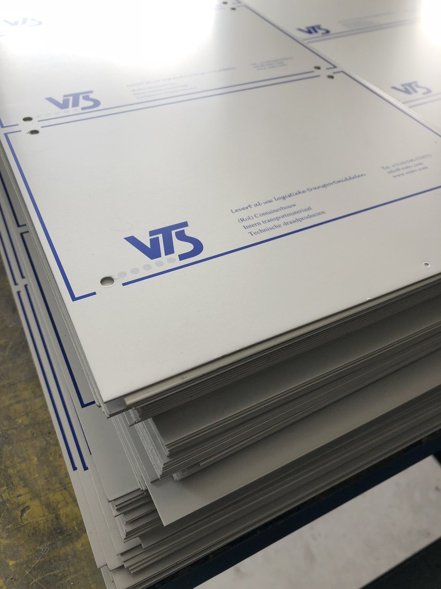 replato's tweet photo. De productie van duizenden geanodiseerd #aluminium naamplaten van onze vaste klant is in volle gang. 10 of 10.000 stuks naam- of typeplaten nodig? Geen probleem voor ons! https://t.co/WQTkBrFkkn https://t.co/E3HdAuQ1T8