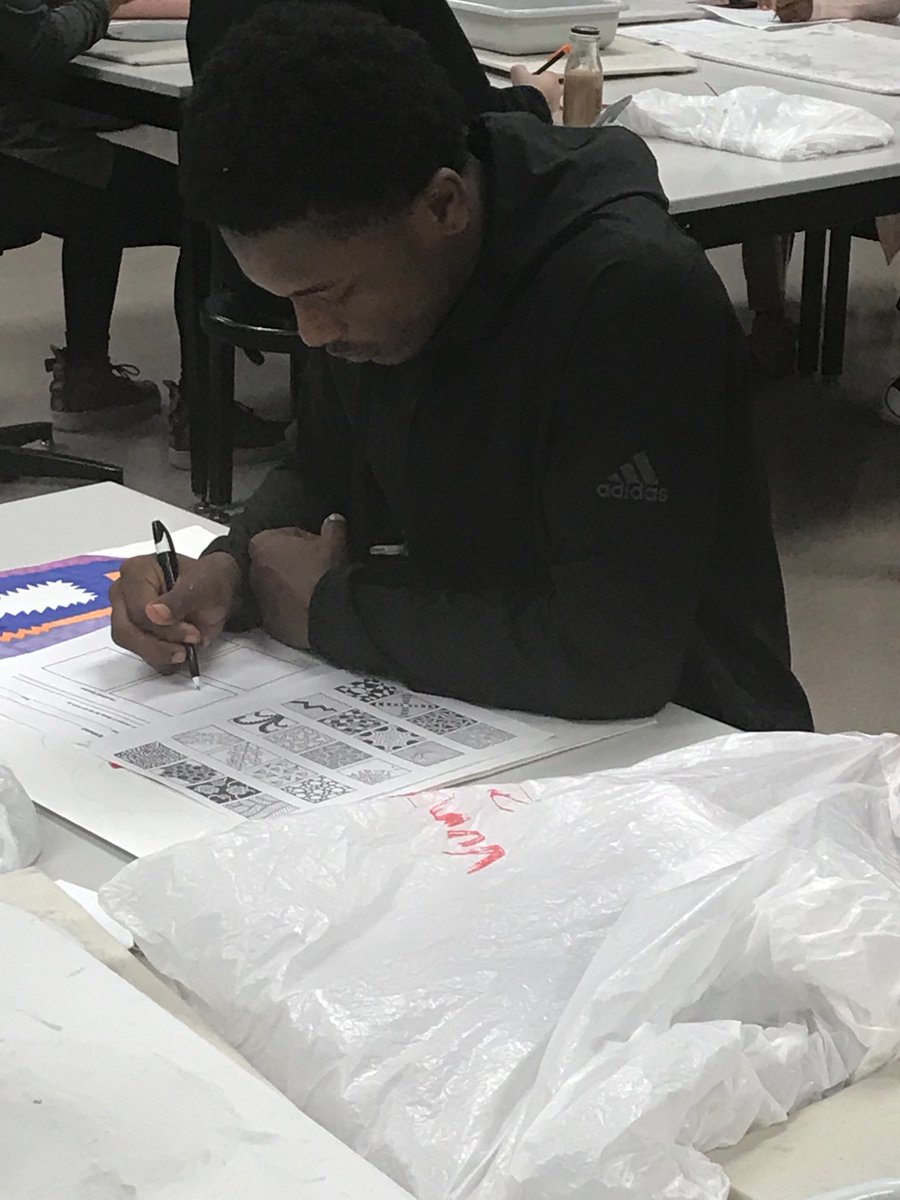 JaniceEpperson2's tweet photo. Running back Cedric Pewitte #9 focused in class yet mentally preparing for the cross town rival game The Tech vs NSHS.. be there to see a great game!! https://t.co/OElgxg8uiG