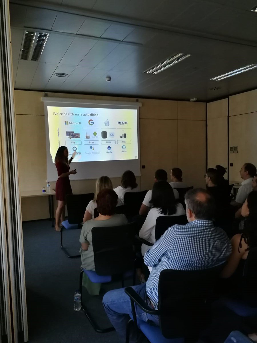 iProspectES's tweet photo. La mejor manera de @iProspectES para terminar la semana: Juan Carrero, Head of Paid Search, y Ana Jiménez, Coordinadora SEO, han dado hoy una formación de SEO/SEM para @Fnac_ESP #iPfeeling #FelizViernes https://t.co/q5Rb97nt23