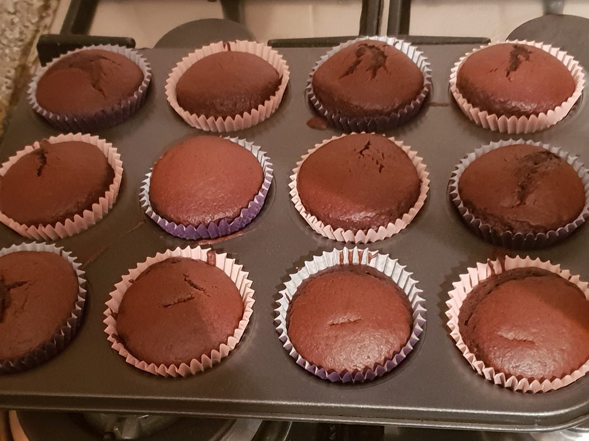 SheezaLatif's tweet photo. My sister @LatifNada was up until 3am baking for @macmillancancer coffee morning. She’s sold out now and made £400+. 👊🏽 @macmillancoffee https://t.co/Ezl8Tqx2ji