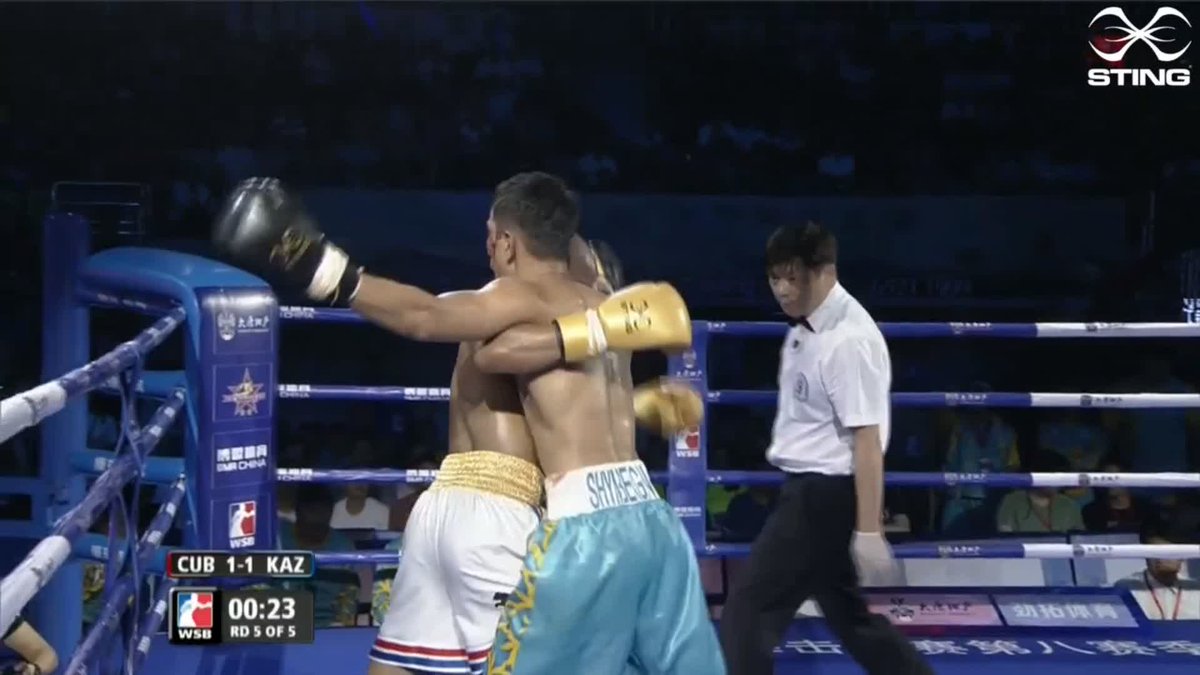 Despite @astana_arlans Aslanbek Shymbergenov dominating the last couple of rounds, Roniel Iglesias gets the win for the @DomadoresCuba. They lead 2-1 on the night and 5-3 overall.
#WSB8 #Boxing https://t.co/Y8KwigMFuH