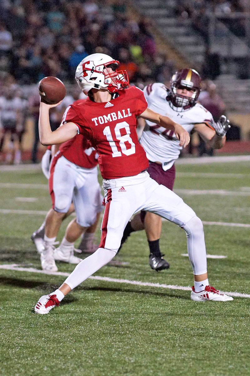 THSAthleticPics's tweet photo. t-minus 12 HOURS TO KICK-OFF FOR @FootballTomball vs @MagWestFootball on the HOME turf!  DONT MISS THIS - 🐝 there!  @TISD_athletics @THS__athletics @TISDTHS @RecruitingTHS @rednationcoogs @VYPEnwHTX @OfficialVNN https://t.co/EA39hPhbmf