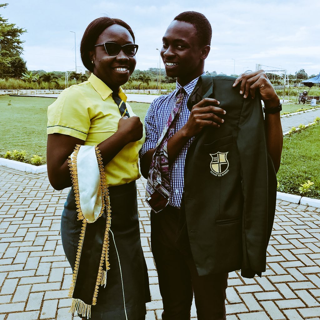 Jo_Nigma's tweet photo. Where Iβm from nothing speaks royalty better than gold & that hint of greenπππ°ππ @msa_ucc #RepUrSchool #HW18 #WeAre10 https://t.co/9J3DmQ15Je