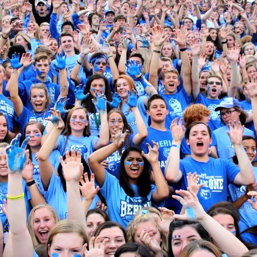 OlentangySD's tweet photo. Our pick pic comes from the great team at @obhsstudentnews The Berlin Bears will host its inaugural homecoming this weekend and students are ready to show their "Claws Up" spirit. Send your pics to comments@olsd.us. We share on Insta, too. #picpick @Todd_spinner @OBHSBoosters https://t.co/DyMKb1rJtI