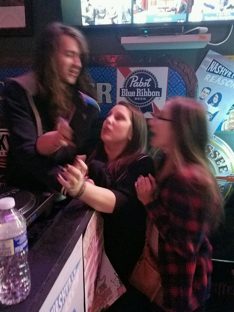 cda0891's tweet photo. Look at this picture from when I met @DerekSanders. Just look at it.. 😂 https://t.co/XP8ZsJDtwD