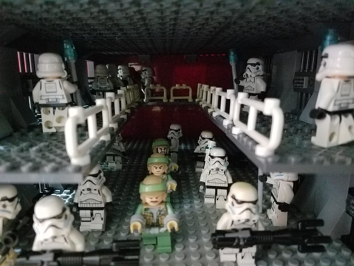 Naka 帝国軍の基地を攻撃している反乱軍のジオラマを作製しました Lego Starwars
