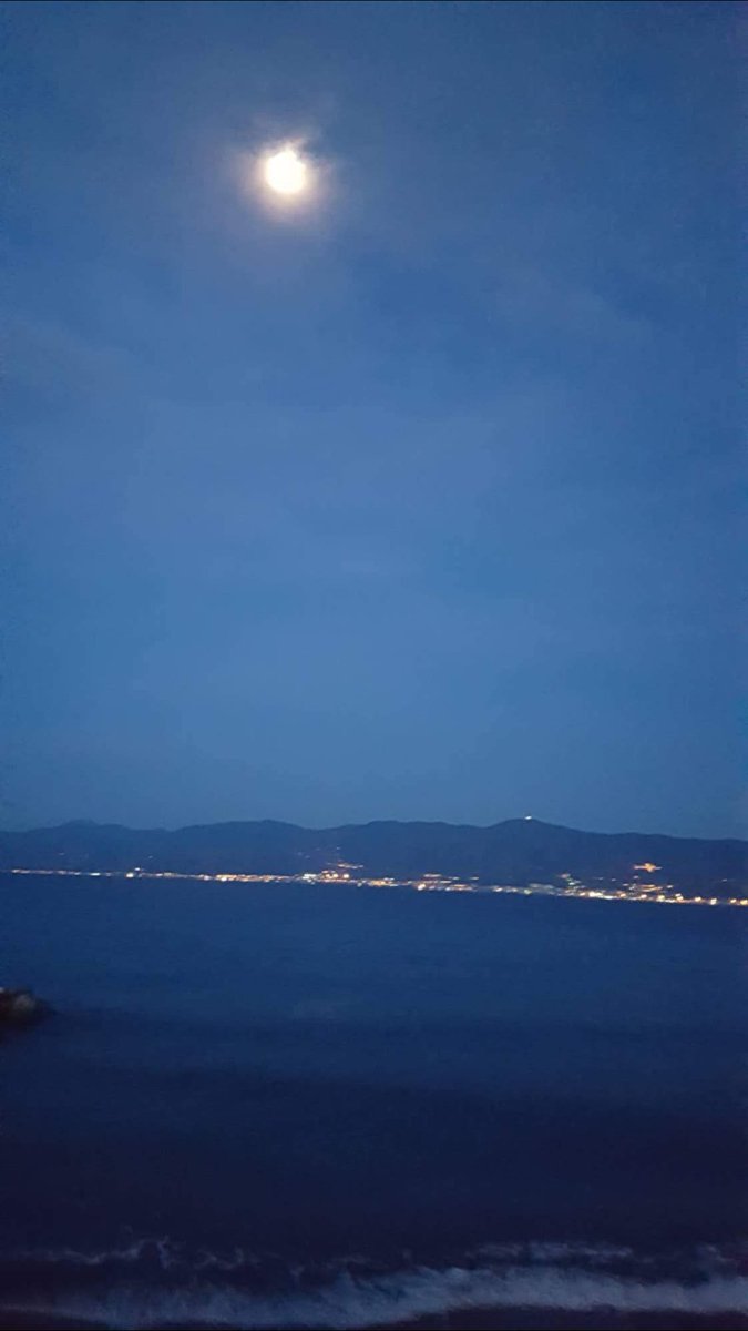 L’alba vinceva l’ora mattutina / che fuggia innanzi, sì che di lontano / conobbi il tremolar de la marina. (Dante Alighieri)