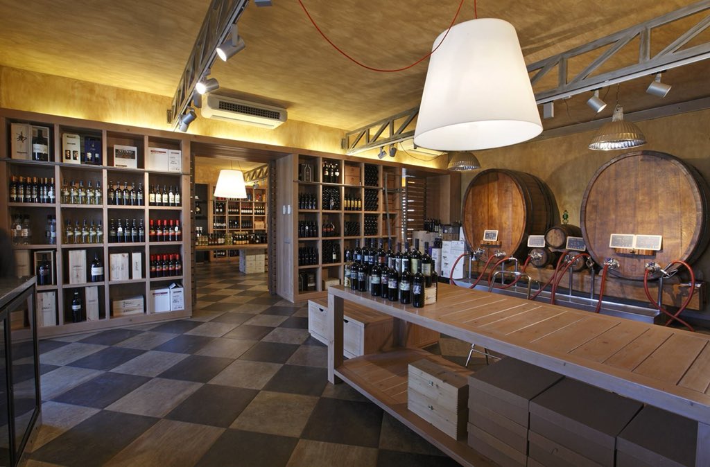 DalleVigne's tweet photo. In Italia #dalleVigne è un’azienda specializzata nella selezione e distribuzione di #vini italiani e stranieri di alta qualità. Creata nel 2002 da Cantine Leonardo da Vinci, oggi siamo presenti in oltre 60 Paesi nel mondo. https://t.co/gu1olSXyxw https://t.co/fTGkrPgRNu
