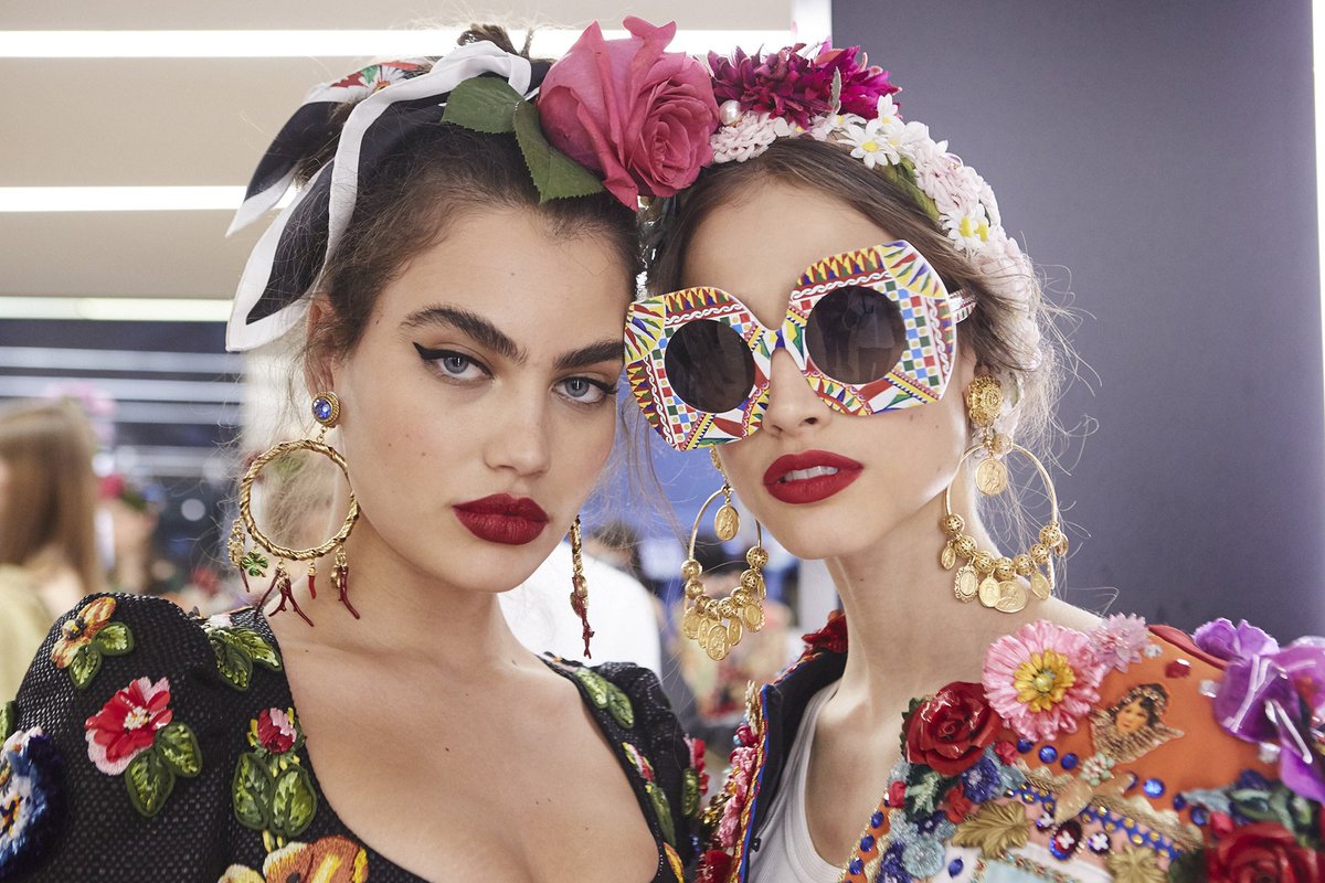 dolcegabbana's tweet photo. Backstage at the Dolce&amp;Gabbana Spring Summer 2019 Women's Fashion Show. 
#DGDNA #DGWomenSS19 #DolceGabbana #DGEyewear
Discover more on https://t.co/Nl7tMpBq4P https://t.co/lSl3TFXVU4