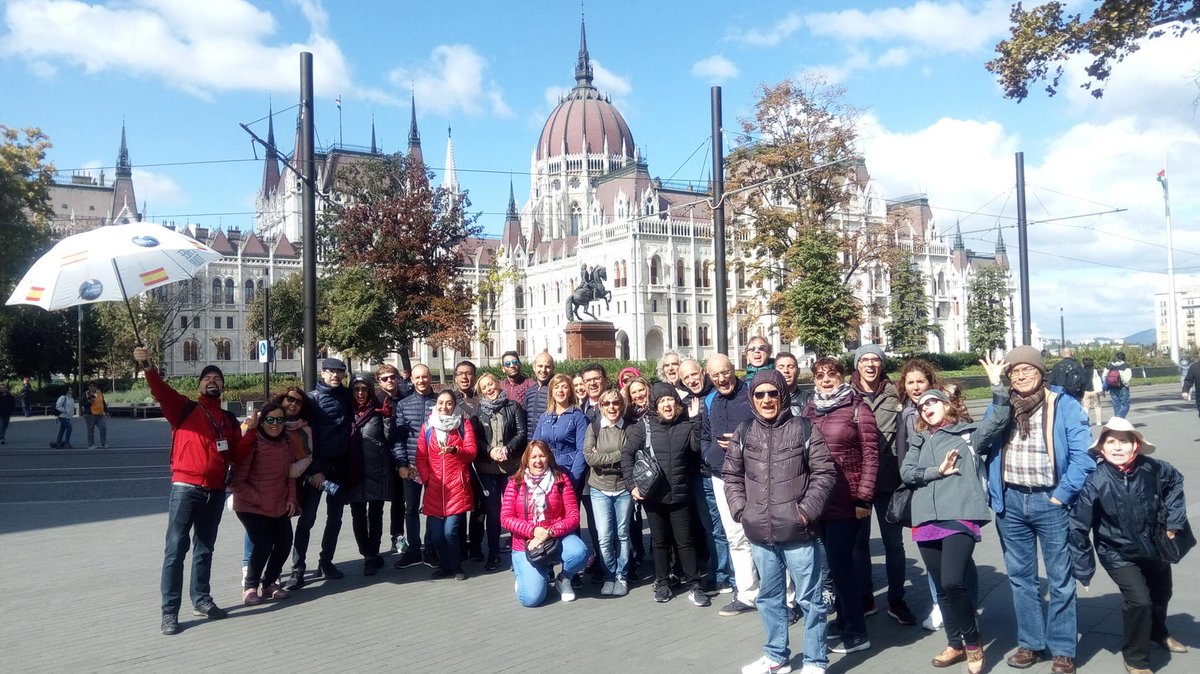 WUmbrellaTours's tweet photo. Como nos complace dar a conocer los tesoros ocultos de #Europa a nuestros fieles #viajeros. En este caso hablamos de #Budapest, antigua ciudad imperial, calificada como la "Perla del #Danubio".  ¿Alguien más se apunta? ;)
https://t.co/IweLX3sZMz #Travel #Viajar #trips #FelizFinde https://t.co/yiRiaJKDLV