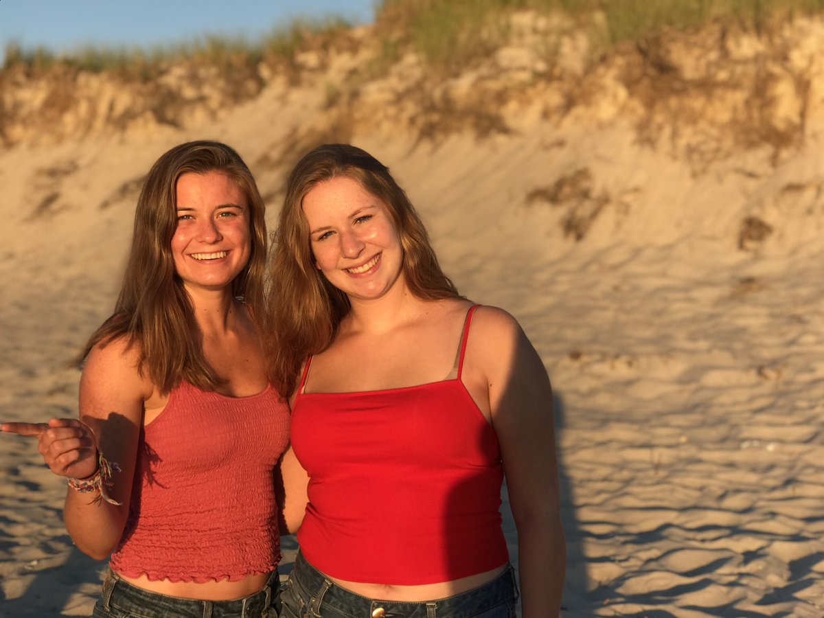 sydneysmith01's tweet photo. Happy birthday @maddierutnik1 love you so much hope your day is filled with cute dogs and great food https://t.co/51CQtlZuKq
