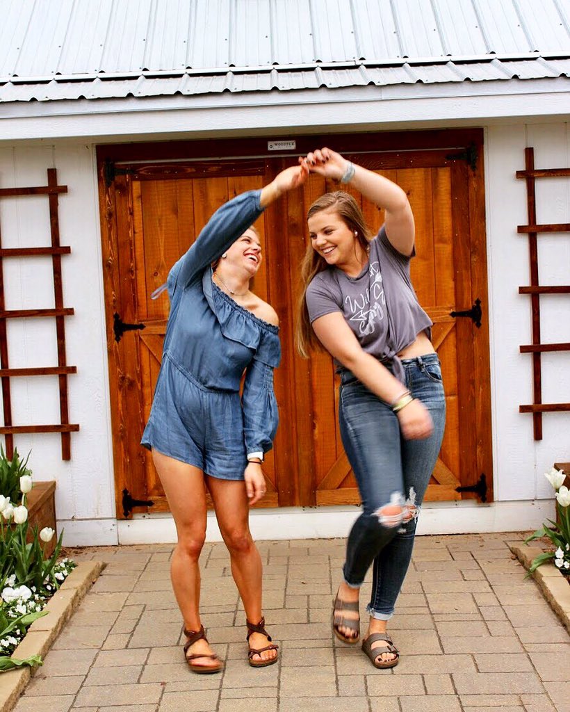 sydingalls's tweet photo. HAPPY BIRTHDAY TO MY SOUL SISTER!!! @morganbracht https://t.co/YrQsjDDuQo