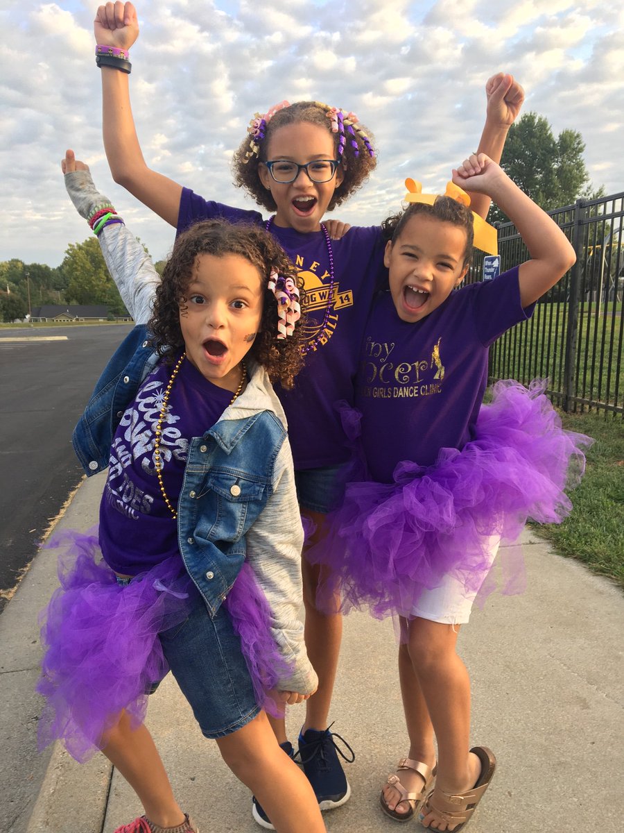 dherm10's tweet photo. Homecoming 2018!
#KMONation @KearneyMOEdu @Kearneybulldog1 @KMOspirit @KearneyHoops https://t.co/KMiiXvZndh