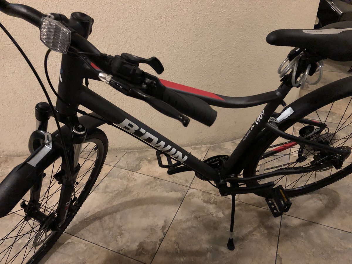 Mirshan's tweet photo. My bicycle was stolen today while it was locked and kept inside the garage. Plz DM me if you come across this bicycle. Thanks https://t.co/XkugKSjZNM