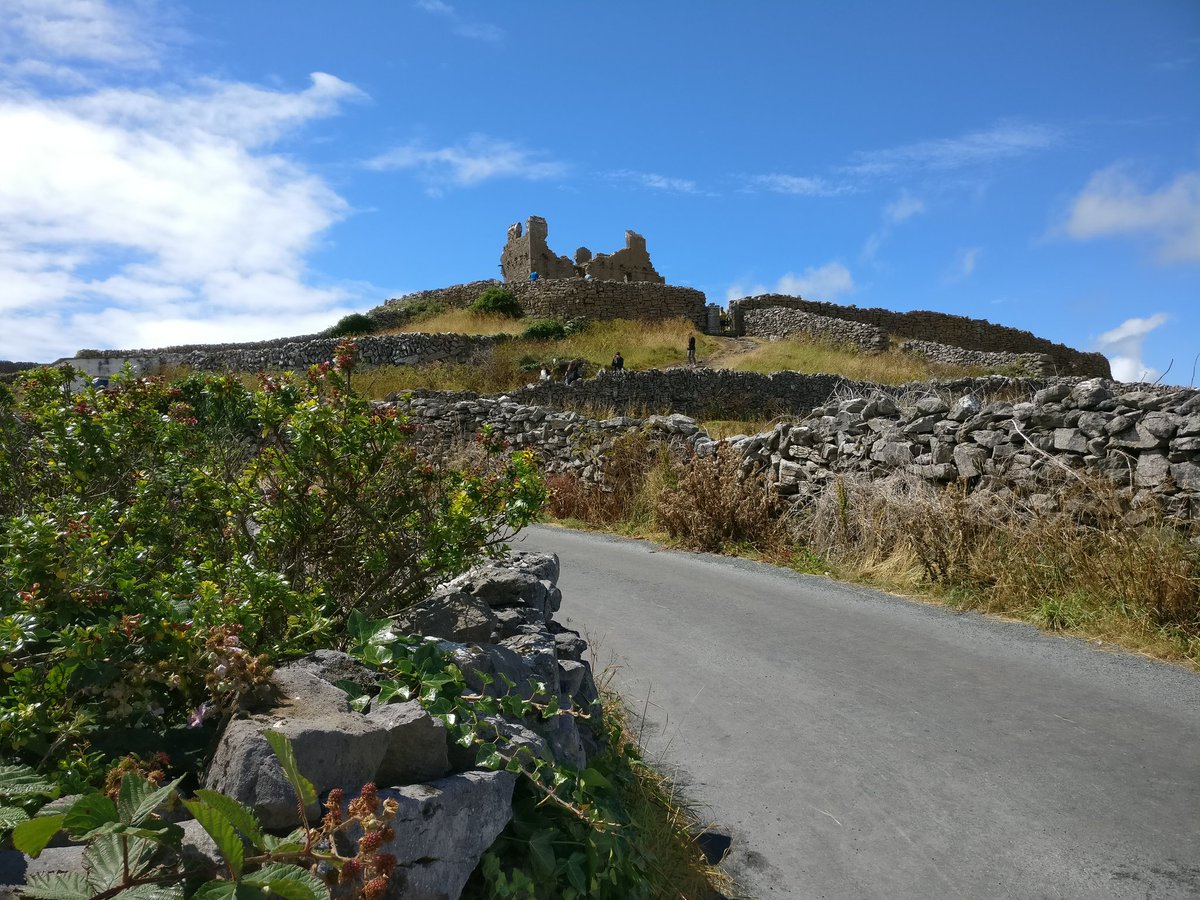 EmerInspires's tweet photo. @askpagepixie @movingonkerry @OperateRemote @GrowRemoteIrl Oh you've raised the bar. Still in Galway but true remote location!😂 #inisheer #aranislands #galway #GrowRemote2018 https://t.co/WqetWYsaDi