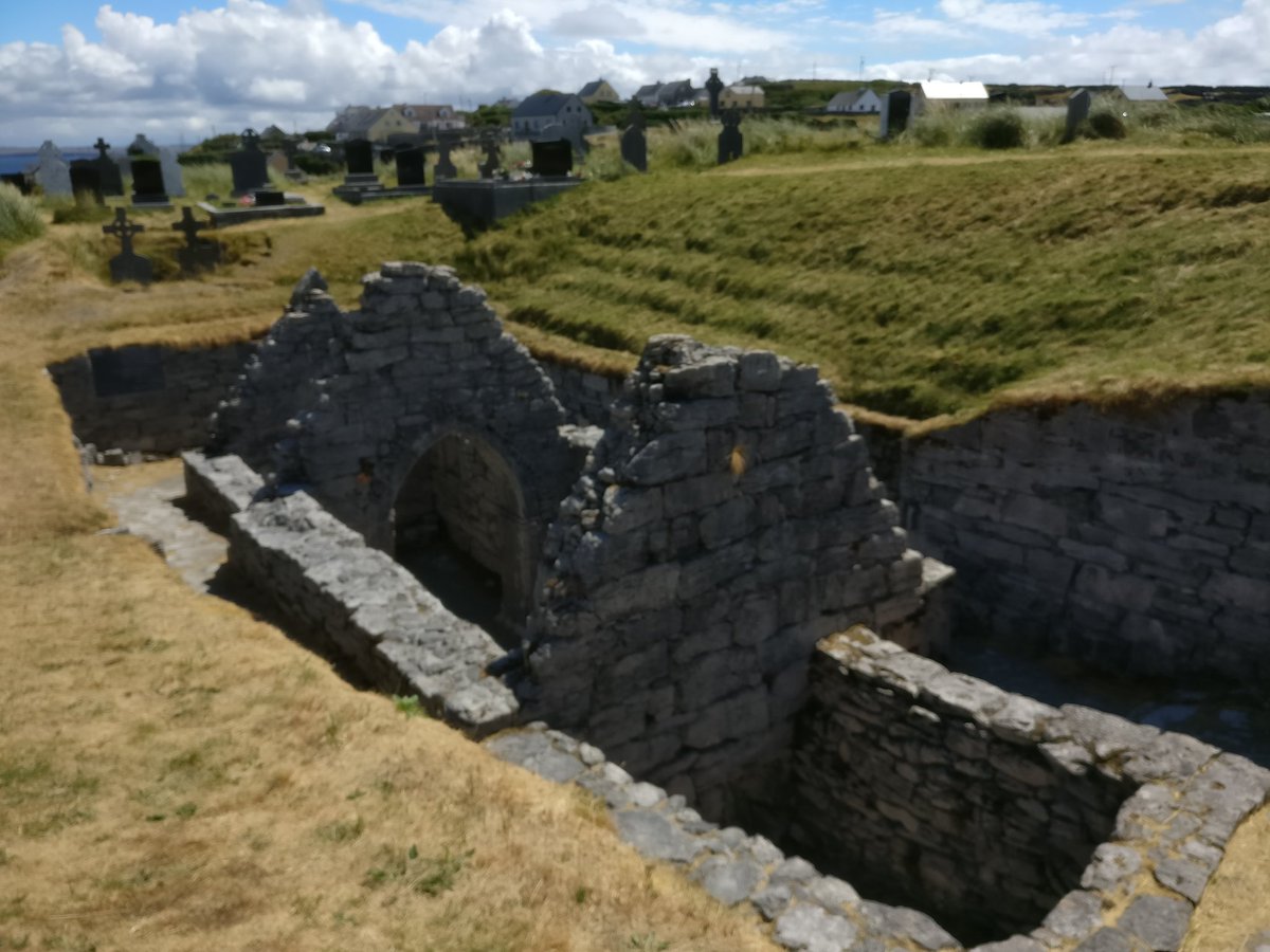 EmerInspires's tweet photo. @askpagepixie @movingonkerry @OperateRemote @GrowRemoteIrl Oh you've raised the bar. Still in Galway but true remote location!😂 #inisheer #aranislands #galway #GrowRemote2018 https://t.co/WqetWYsaDi