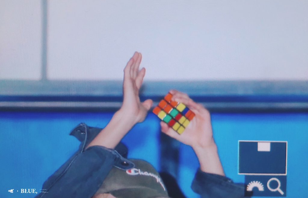 hrjactivities's tweet photo. renjun and his rubik’s cube (2018) https://t.co/XNHUfrHgYp