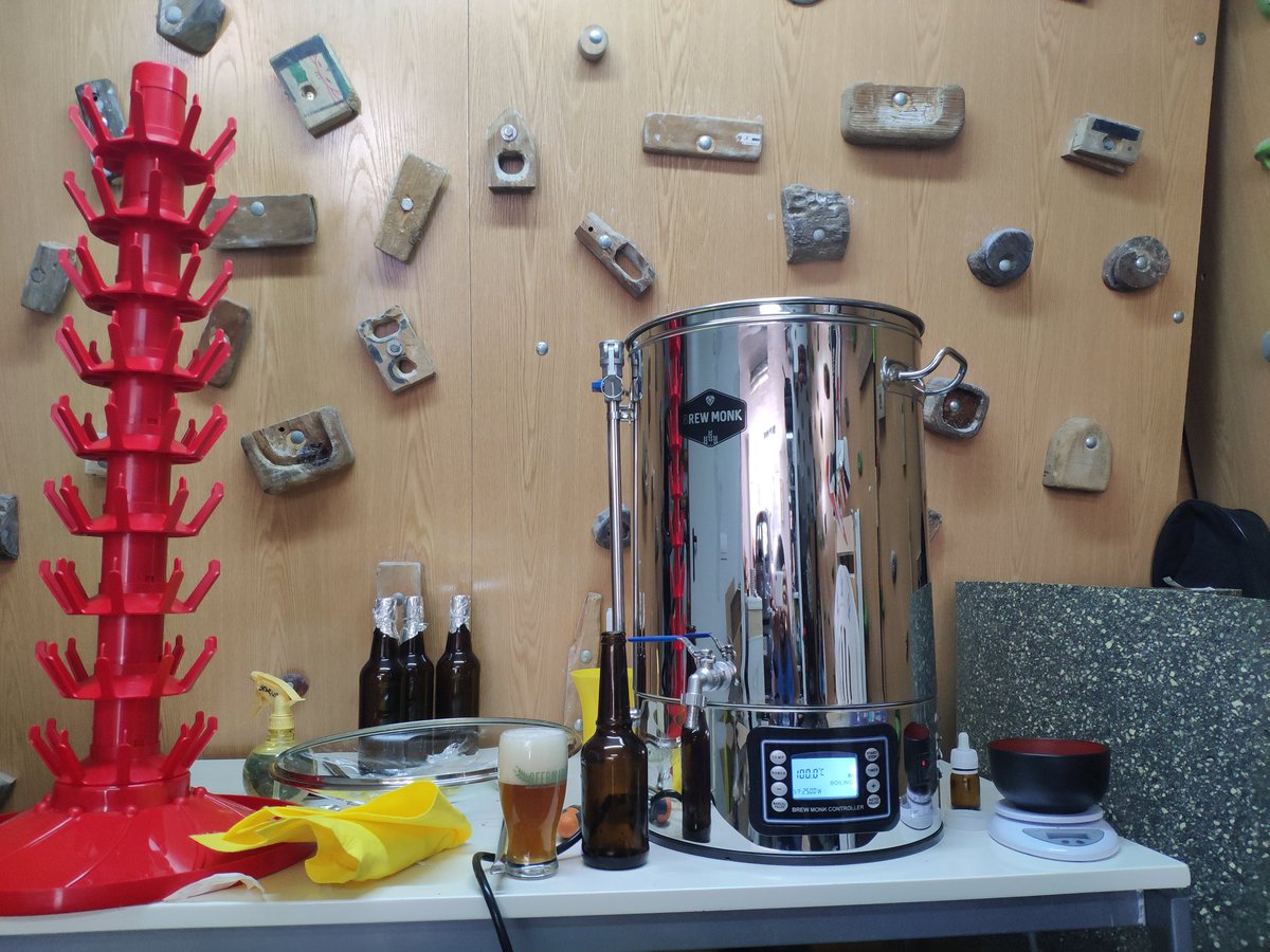 guilleiwd's tweet photo. Día de brewing @cervezadviernes @JaNaGaLl @eldiaDlacerveza @CervezaRudim @MundoBirruno #homebrew #IPA #BREWMONK https://t.co/WukkNtXWbu