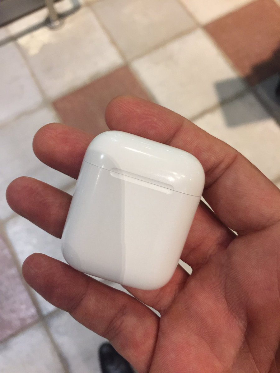 dushyant2006's tweet photo. @ZacksJerryRig @whatsinside Hey @whatsinside i have EarPods in my pocket waiting to be paired with new iphone MAX https://t.co/TrGTf0laNe
