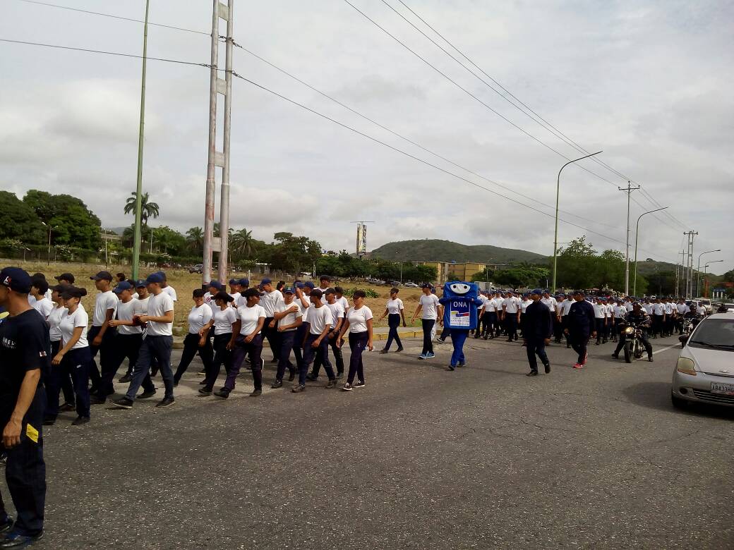 sunadlara's tweet photo. #RedONALara Discentes de @UnesLaraCF y #Escupol #AcademiaPoliciaLara participan en la Caminata Familiar 5K por la Prevención y la Paz #RedNacionalAntidrogas @cpoliciadelara @pnblara https://t.co/SgaX28DngP