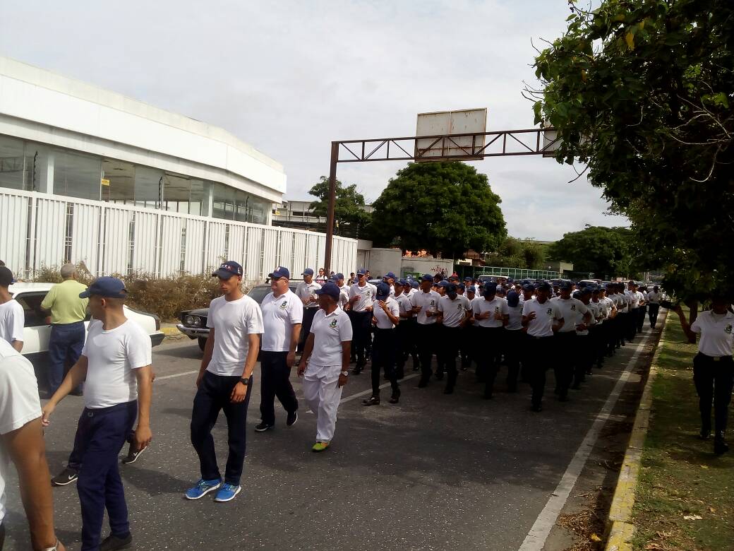 sunadlara's tweet photo. #RedONALara Discentes de @UnesLaraCF y #Escupol #AcademiaPoliciaLara participan en la Caminata Familiar 5K por la Prevención y la Paz #RedNacionalAntidrogas @cpoliciadelara @pnblara https://t.co/SgaX28DngP