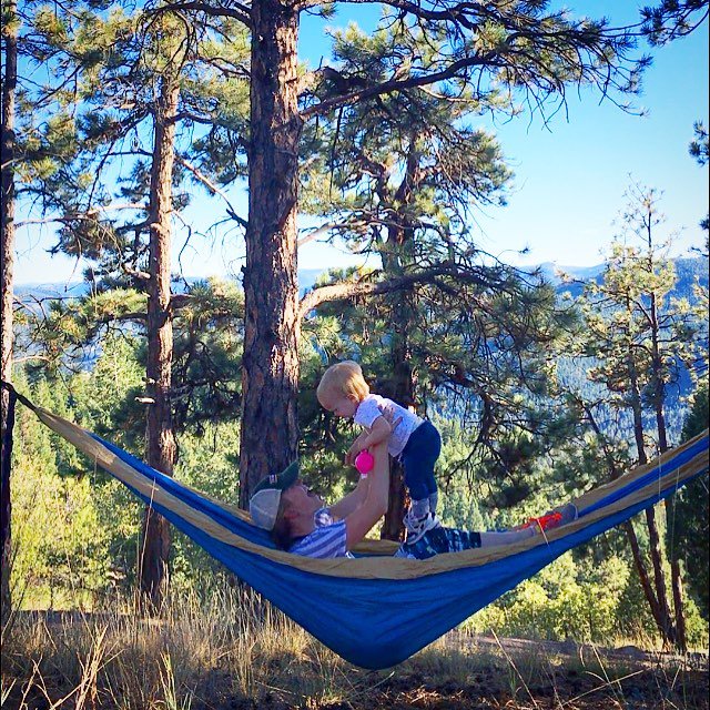 MalloMe3's tweet photo. ✨ Made for the family, made for fun, made to bring smiles on everyone's faces. 😍 🤗 Photo: @wildandfree_meg (IG)
•
•
•
#hammock #hammocking #hammocklife #peak #mountain #nature #adventure #cliff #ventureout #wildernessculture #thestatewide #campingadventures #campingliv https://t.co/NJ9OzbmlwL