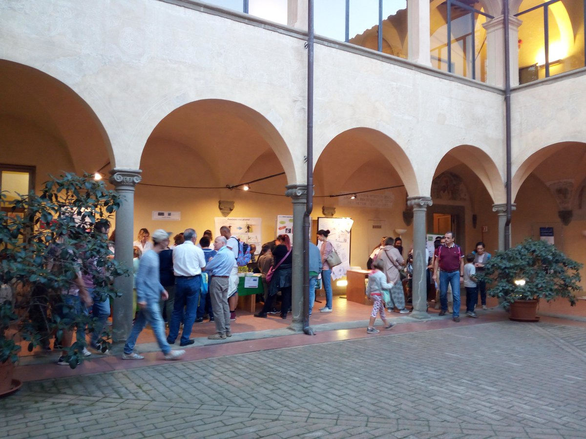 ScuolaSantAnna's tweet photo. #BRIGHT2018 La notte dei ricercatori entra nel vivo alla @ScuolaSantAnna . Fino alle ore 24, aperitivi, laboratori e stand della ricerca. Ecco il programma
https://t.co/y8nZMJoSUG https://t.co/49kN0565sg